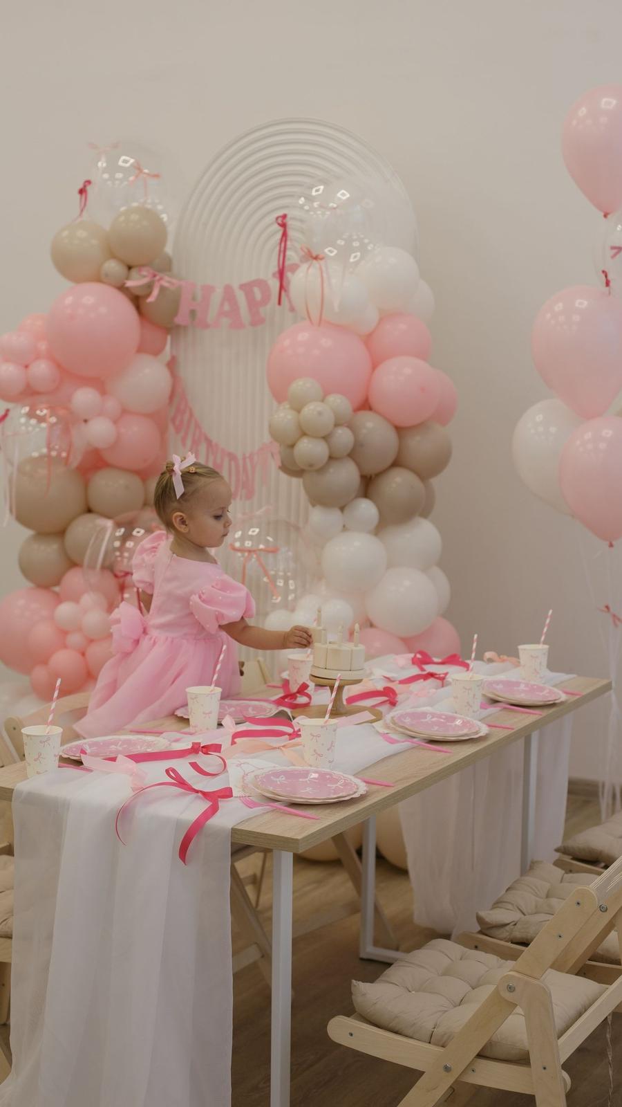 Фотозона для девочки на день рождения - украшение праздника